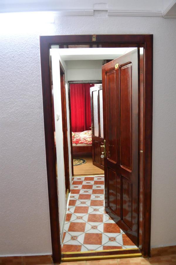 Caransebeş Casa Simescu I 호스텔 외부 사진