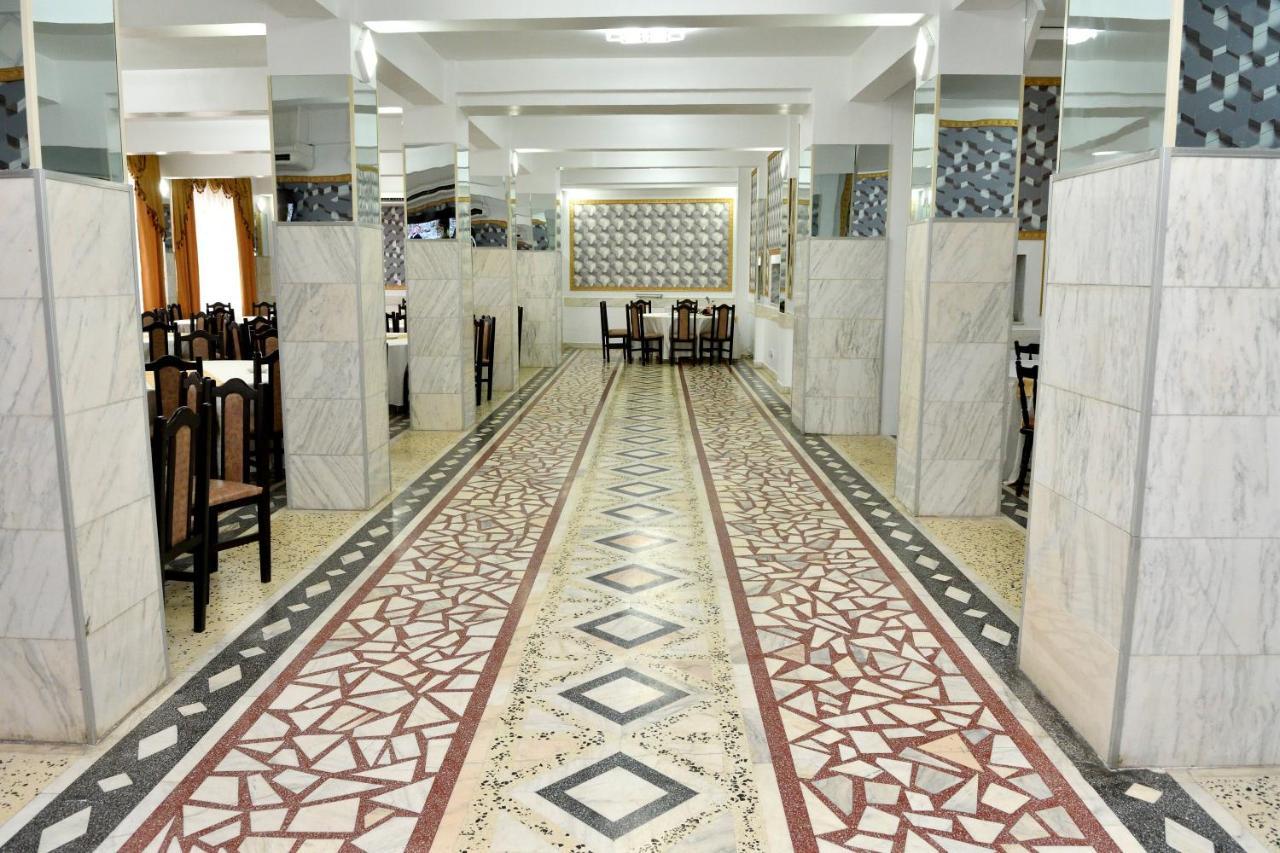 Caransebeş Casa Simescu I 호스텔 외부 사진