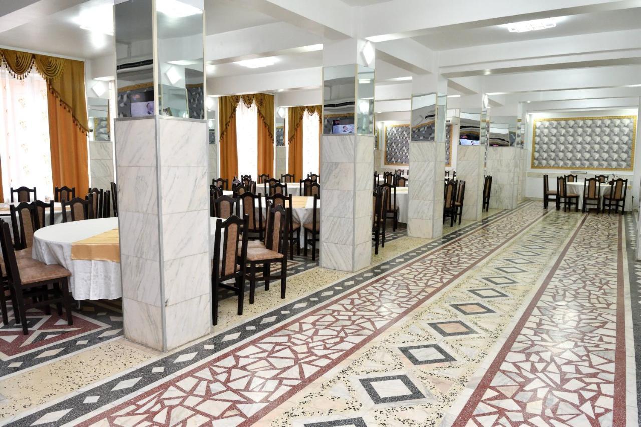Caransebeş Casa Simescu I 호스텔 외부 사진