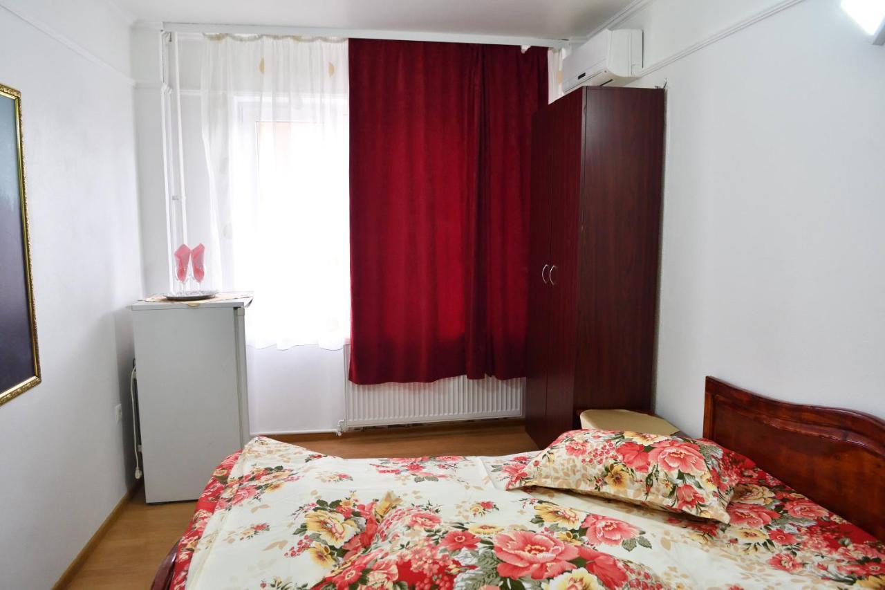 Caransebeş Casa Simescu I 호스텔 외부 사진